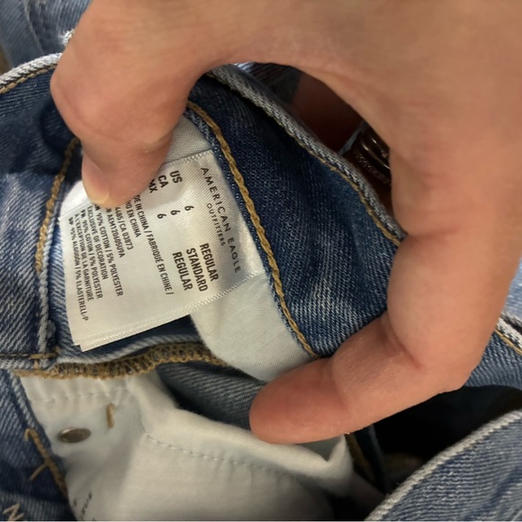 American Eagle Blue Distressed Mom Jean Women’s Size 6 Regular - Picture 4 of 11